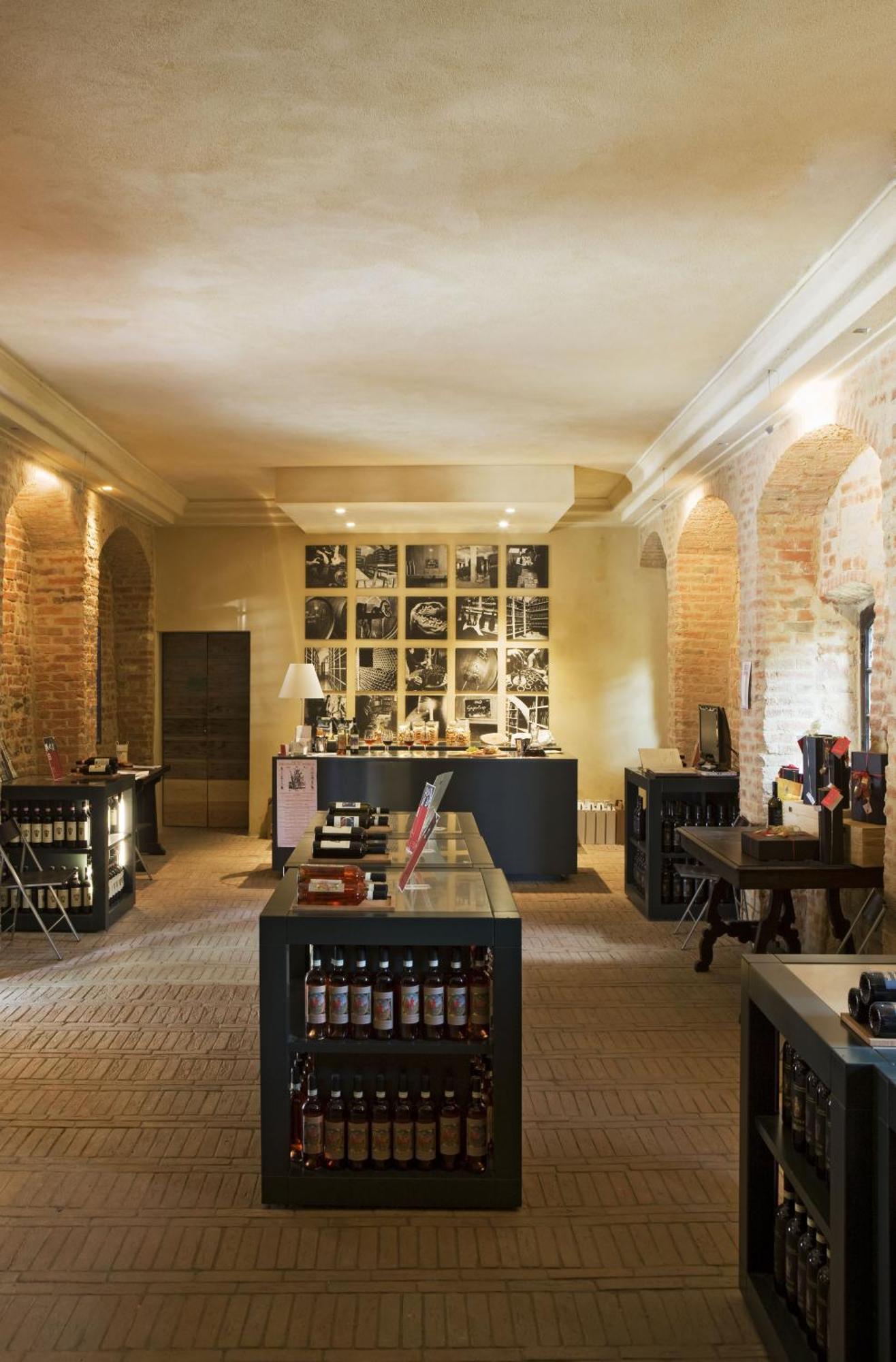 Castello Di Gabiano Villa ภายนอก รูปภาพ