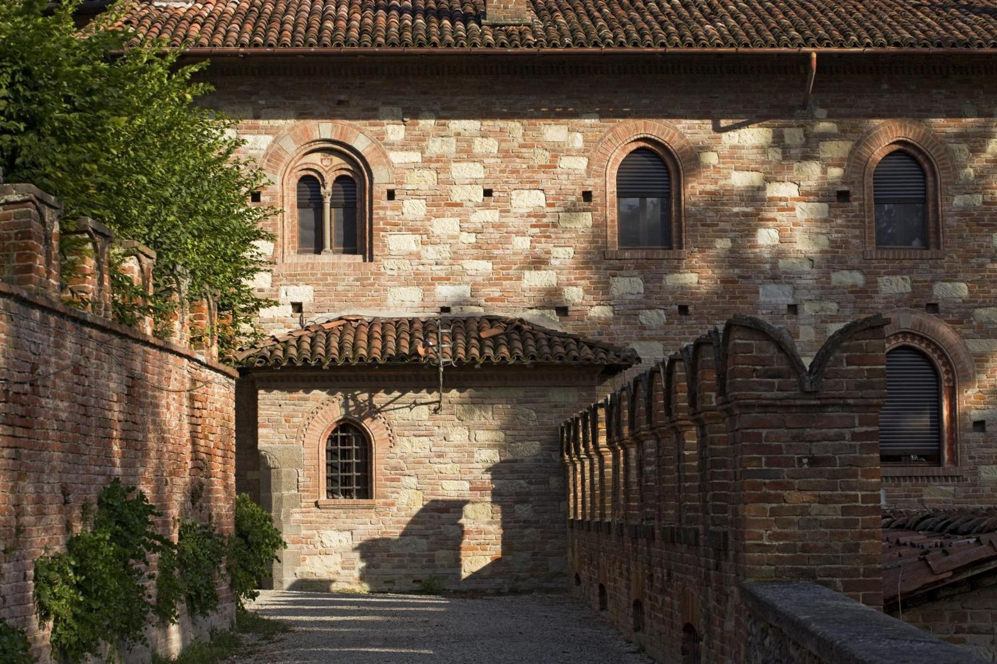 Castello Di Gabiano Villa ภายนอก รูปภาพ