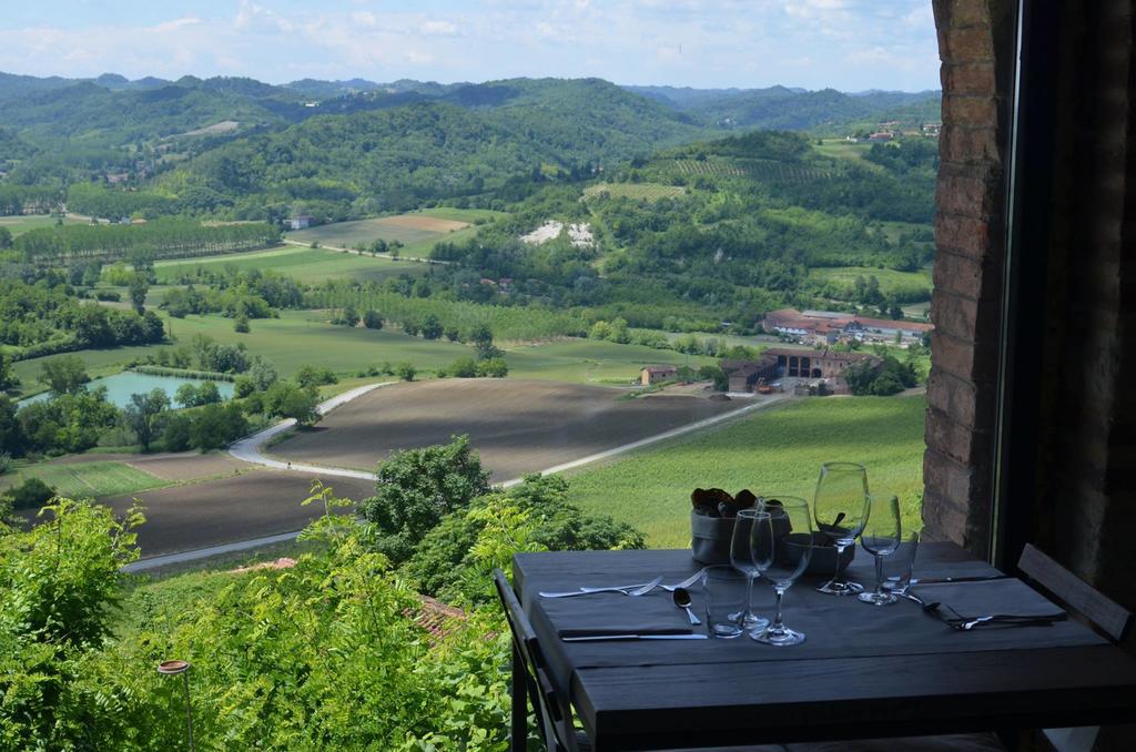 Castello Di Gabiano Villa ภายนอก รูปภาพ