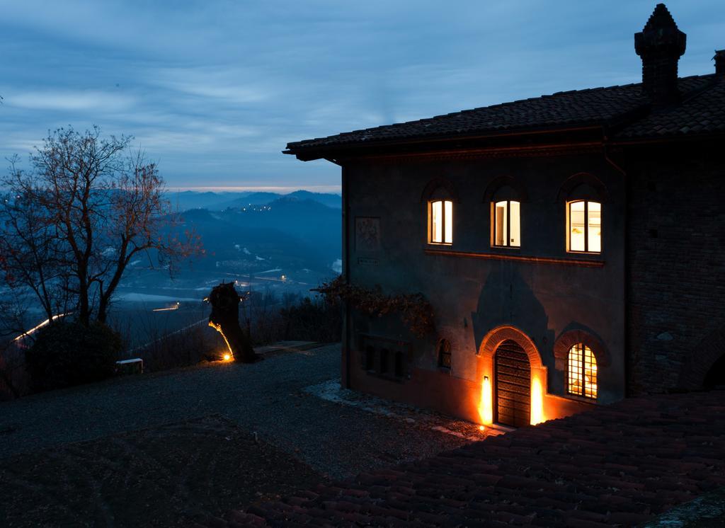 Castello Di Gabiano Villa ภายนอก รูปภาพ